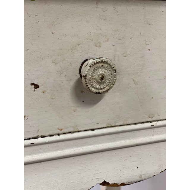 Antique White Petite Shabby Chic Queen Anne Style 1930s End Table For Sale - Image 8 of 12