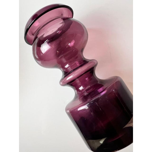 Pompadour Vase in Wine Red by Nanny Still for Riihimäen Lasi For Sale - Image 4 of 11