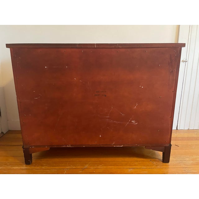 1940s White Furniture Company Solid Mahogany Federal Style Serpentine Dresser For Sale In Boston - Image 6 of 11