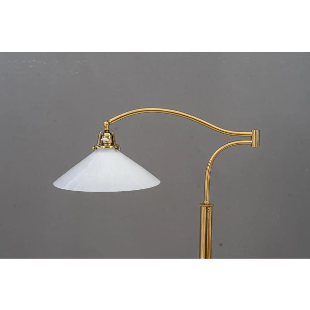 Sviweling and hight Adjustable Art Deco Floor lamp vienna around 1920s Adjustable from 148cm up to 171cm Brass polished...