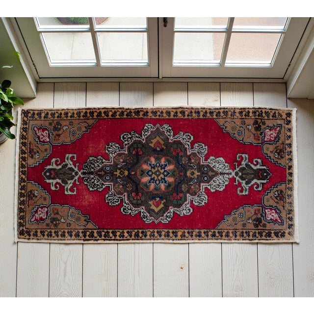 Contemporary 1970s Hand Made Oushak Mat Rug Distressed Small Rug Kitchen Mat Organic Wool - 1'7" X 3'4" For Sale - Image 3 of 13