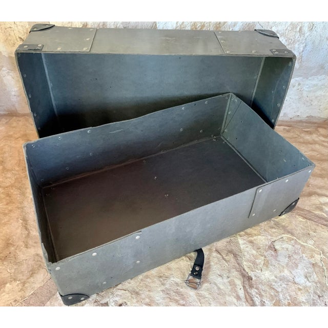 Early 20th Century Vintage English Laundry Mailing Box For Sale - Image 4 of 11