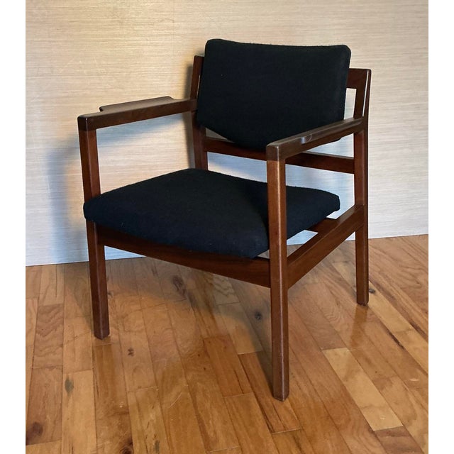 Mid-Century Modern 1960s Jens Risom Design Arm Chair Black Upholstery For Sale - Image 3 of 12