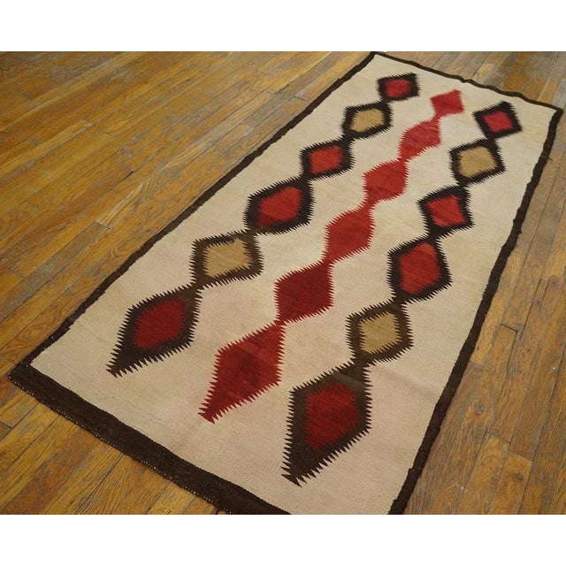 Native American 1930s White Geometric Antique American Navajo Rug 2' 10" X 6' 4" Flatweave Wool Carpet For Sale - Image 3 of 9