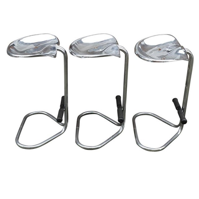 Vintage Chrome Tractor Stool attributed to Rodney Kinsman for Omk Design, 1960s, Set of 3 For Sale - Image 13 of 13