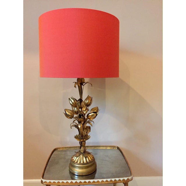 Midcentury Italian gilt flower table lamp, circa 1950s. Full metal toleware table lamp depicting a beautiful bunch of...