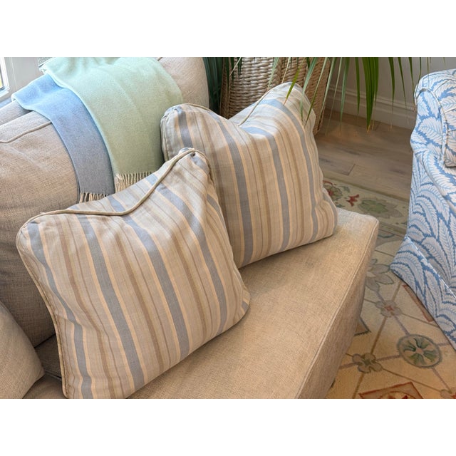 English Pair 100% Wool Pillows by Elizabeth Eakin For Sale - Image 3 of 4