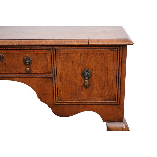 1900 - 1909 Antique Burr Walnut Queen Anne Style Ladies Writing Desk For Sale - Image 5 of 6