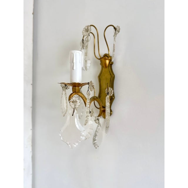Vintage French Brass and Crystal Glass Floral Wall Sconces in the style of Maison Baguès, 1940s, Set of 2 For Sale - Image 13 of 17