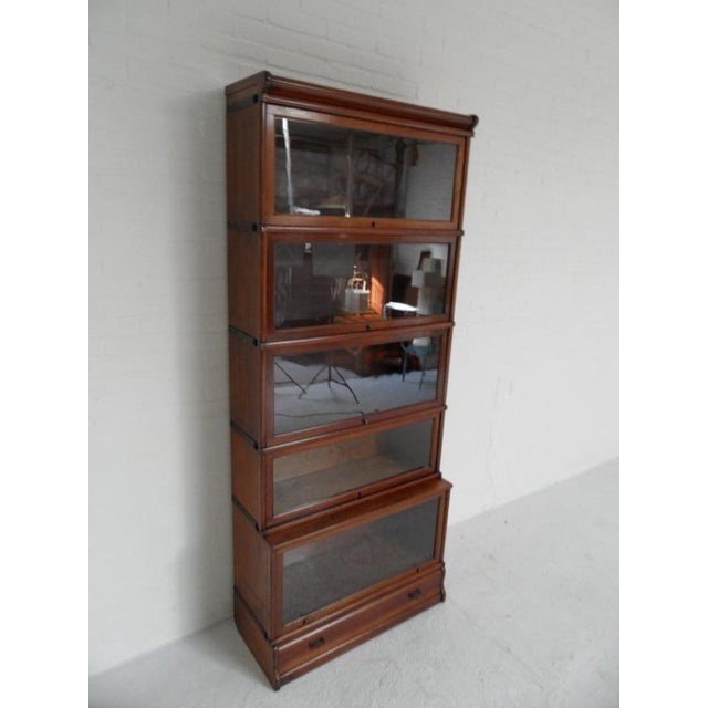 Antique Stackable Display Bookcase from Globe Wernicke, 1890s, in Very Good conditions. Designed 1890 to 1919 I have...