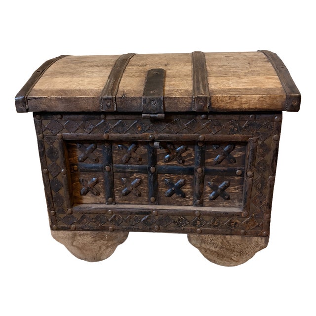 Small Vintage Carved Indian Wooden Chest, 1940s For Sale