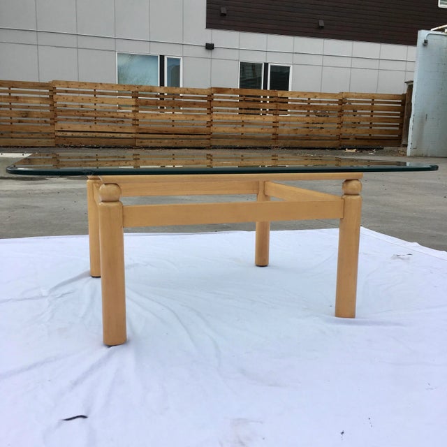 Late 20th Century Contemporary Ethan Allen Birch Base Thick Glass Top Coffee Table For Sale In Denver - Image 6 of 13