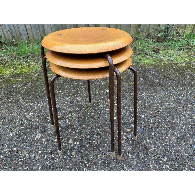 1950s Mid-Century Danish Dot Stool by Arne Jacobsen for Fritz Hansen, 1950s For Sale - Image 5 of 8