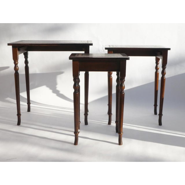 1930s French Wooden Nesting Tables with Brown Inlaid Leather, 1930s, Set of 3 For Sale - Image 5 of 10