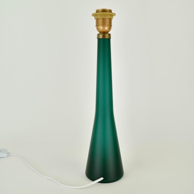 Emerald Mid Century Emerald Green Murano Glass Table Lamp For Sale - Image 8 of 11
