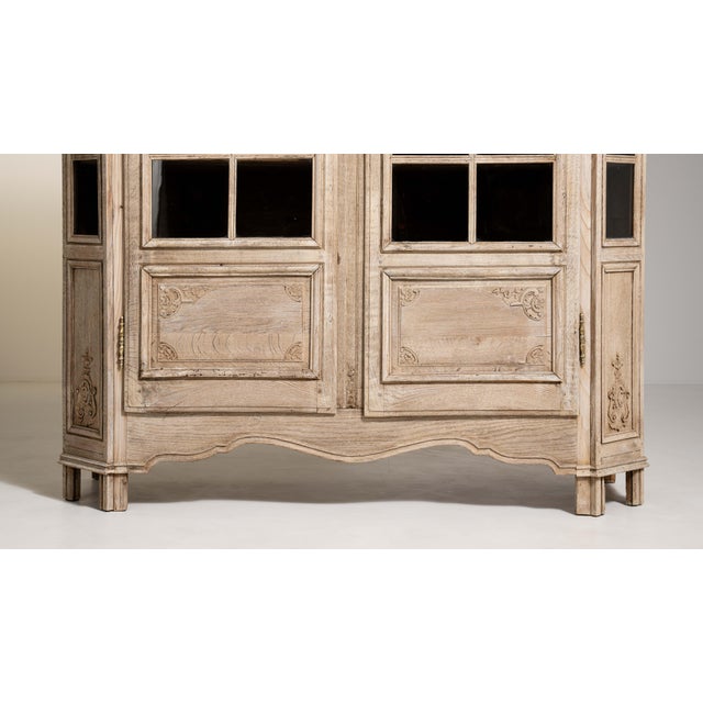 Provençal Oak Vitrine, Rustic Charm, French Rustic Design, France, Circa 1820 For Sale - Image 17 of 17