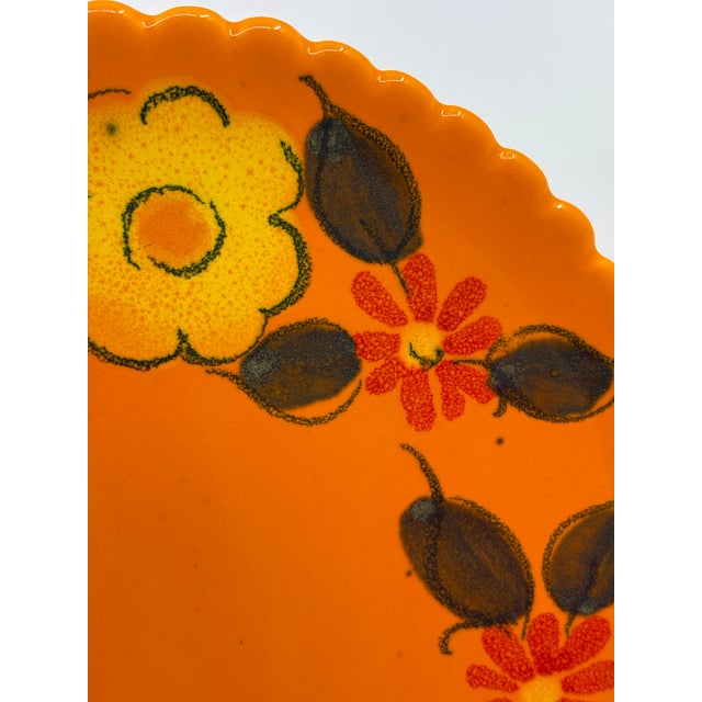 Ceramic Mid Century Retro Orange Floral Plates Made in Italy - Set of 7 For Sale - Image 7 of 11