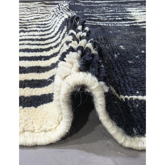 Contemporary Beni Mrirt Wool Rug - 7.5 X 4.2 Ft For Sale In Cleveland - Image 6 of 6
