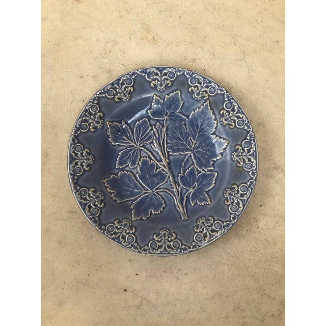 19th Century English Majolica Blue Leaves Plate For Sale In Austin - Image 6 of 6