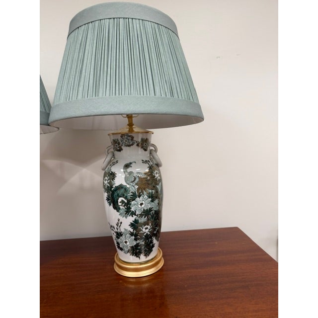 Chinoiserie Pair of Vintage Mid Century Modern Japanese Kutani Hand Painted Table Lamps With Peacock, Flowers and Gold For Sale - Image 3 of 11