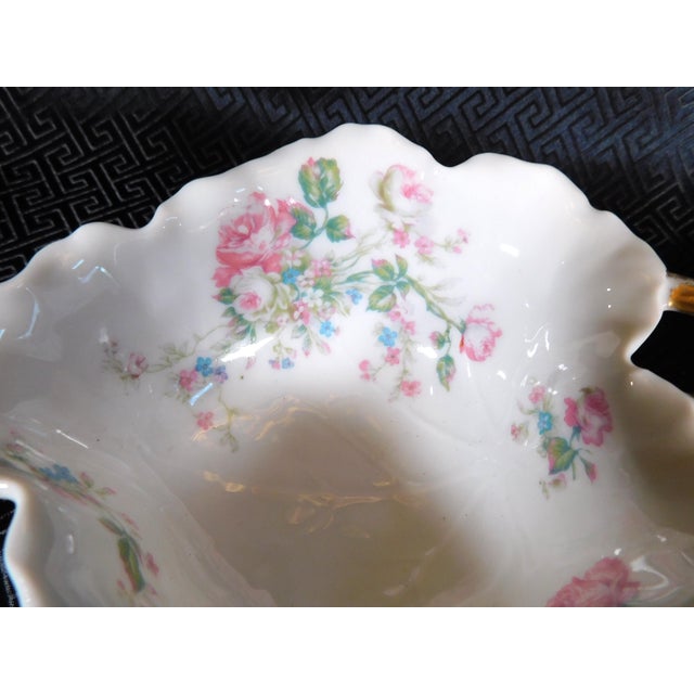 Late 18th Century Late 18th Century Haviland White Floral Shaped Gravy Boat and Underplate For Sale - Image 5 of 7