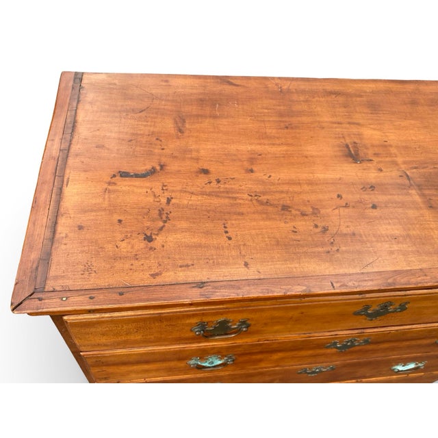 Wood Early 19th Century American Federal Solid Cherry Chest of Drawers, Circa 1800-1820 For Sale - Image 7 of 18