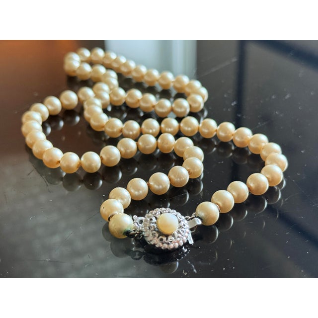 Vintage Mid Century Glass Faux Pearl Necklace With Filigree Box Clasp For Sale In New York - Image 6 of 12