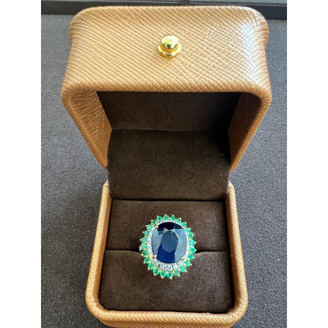 Bochic “Orient” Vintage Diamond, Sapphire & Emerald Ring Set In 18K Gold & Silve For Sale In New York - Image 6 of 12