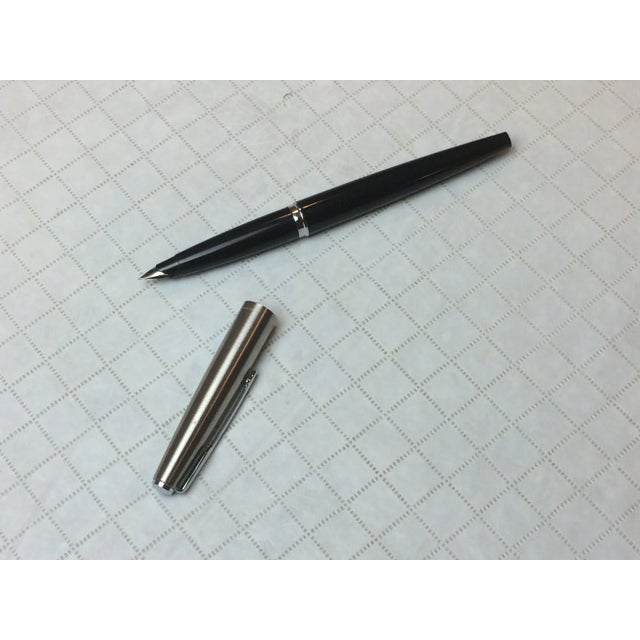 Vintage Parker Black Fountain Pen With Brushed Steel Cap in Box For Sale In Boston - Image 6 of 12