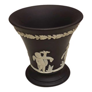 Vintage MCM Wedgwood Black Jasperware Trumpet Vase For Sale