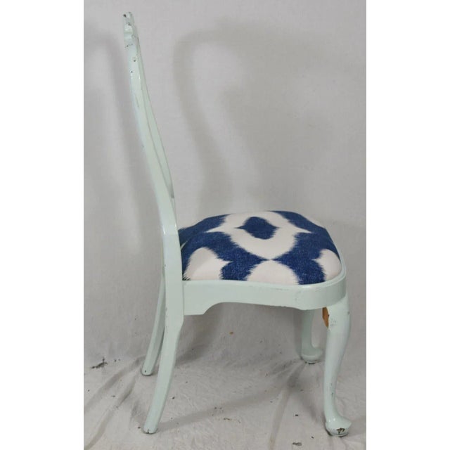 White Stickley Williamsburg Style Mahogany Queen Anne Chair Blue & White Fabric For Sale - Image 8 of 11