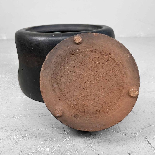 Minimalist Earthenware Fire Pot, Japan, 1890s For Sale - Image 10 of 17
