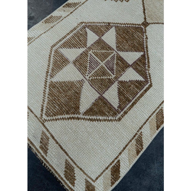 Turkish Turkish Vintage Rug 2'11" x 12'5" #20845 For Sale - Image 3 of 8