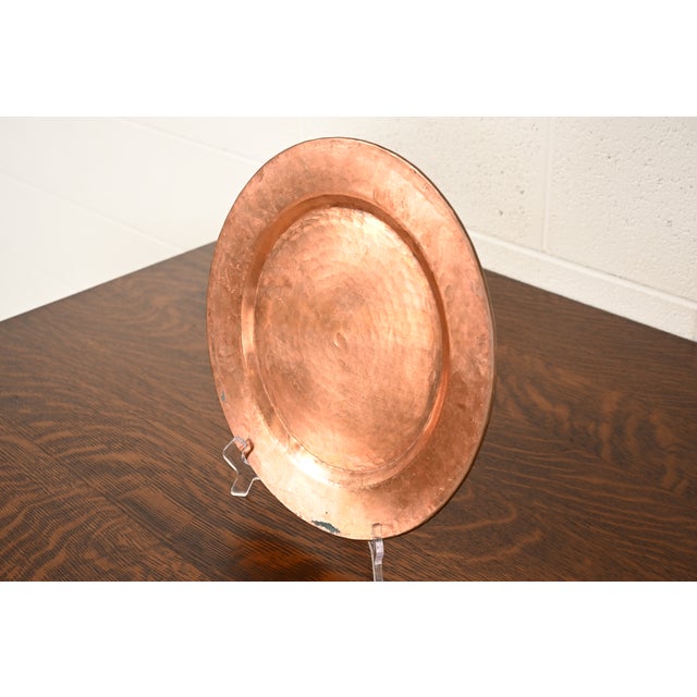 Art Deco Roycroft Style Arts & Crafts Hammered Copper Charger Plate or Tray For Sale - Image 3 of 11