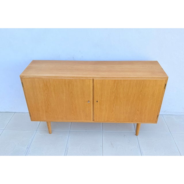 Danish Oak Sideboard by Carlo Jensen for Poul Hundevad, 1960s For Sale - Image 9 of 18