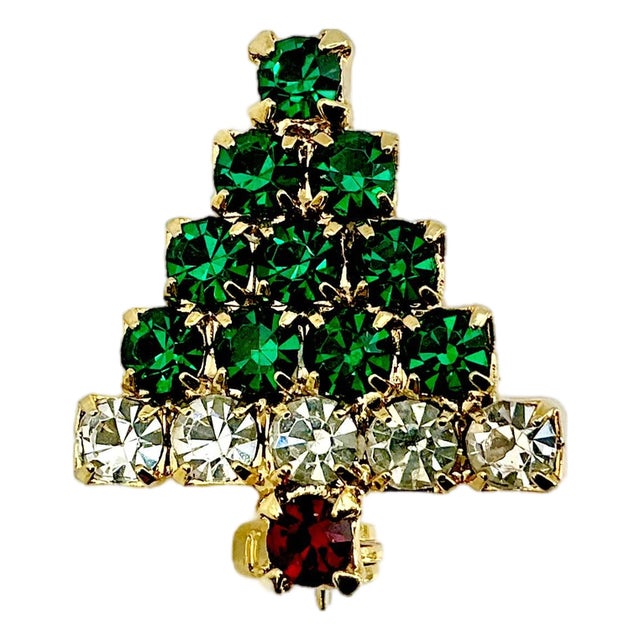1980s Vintage Americana Boho Chic Hollywood Regency Petite Rhinestone Christmas Tree Brooch For Sale