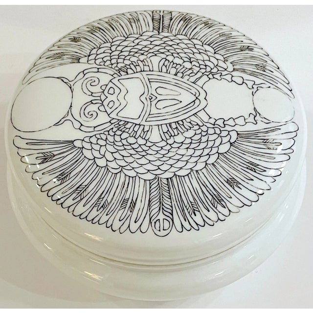 Early 20th Century T & V Limoges Black & White Egyptomania Scarab Motif Box For Sale - Image 5 of 9