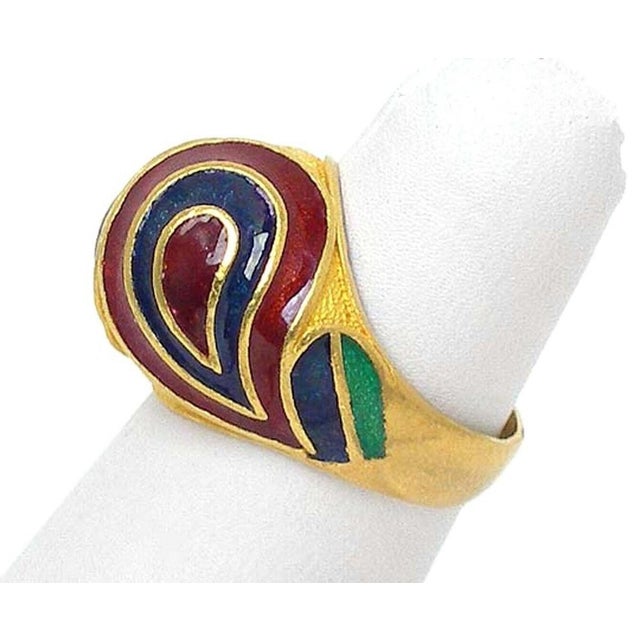 Contemporary Mid 20th Century 24k Gold Multicolor Enamel Textured Dome Ring Size 6.5 For Sale - Image 3 of 4