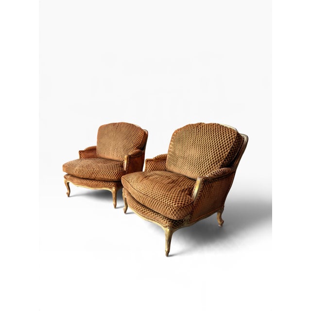 French Custom-Made Louis XV–Style Giltwood Bergère Chairs in Diamond-Patterned Velvet (A Pair) For Sale - Image 3 of 14