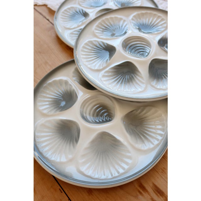 Vintage Oyster Plates in Blue-Grey Gradient Earthenware from Moulin des Loups, 1970s, Set of 4 For Sale - Image 4 of 8