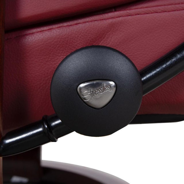 Set of Leather Atlantic Recliner and Ottoman in Red Genuine Leather from Stressless For Sale - Image 12 of 18
