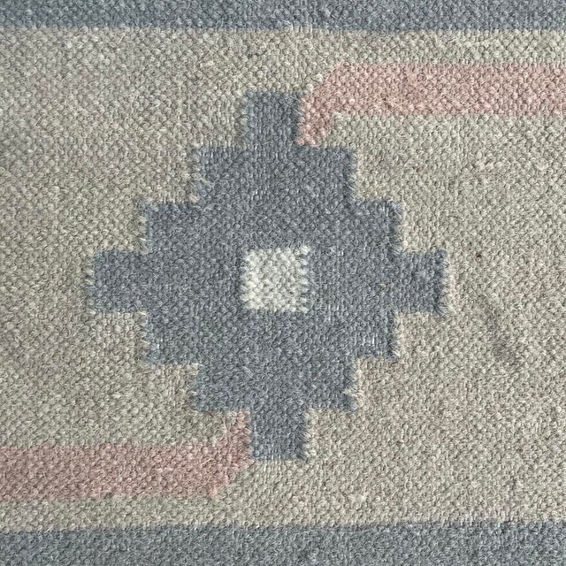 Italian Modern Short-Pile Rug with Geometric Pattern, 1980s For Sale - Image 6 of 15