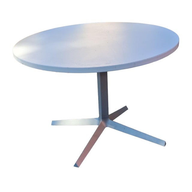2010s The Knoll Round Dining & Meeting Table Embodies Timeless Mid-Century Modern Utility For Sale - Image 5 of 6
