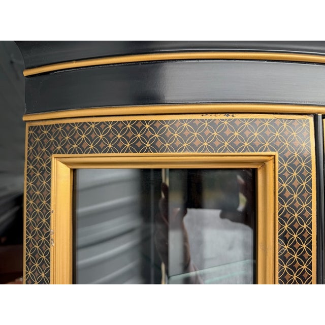 1980s Drexel 'Et Cetera' Chinoiserie Decorated Corner Display Cabinet For Sale - Image 11 of 17