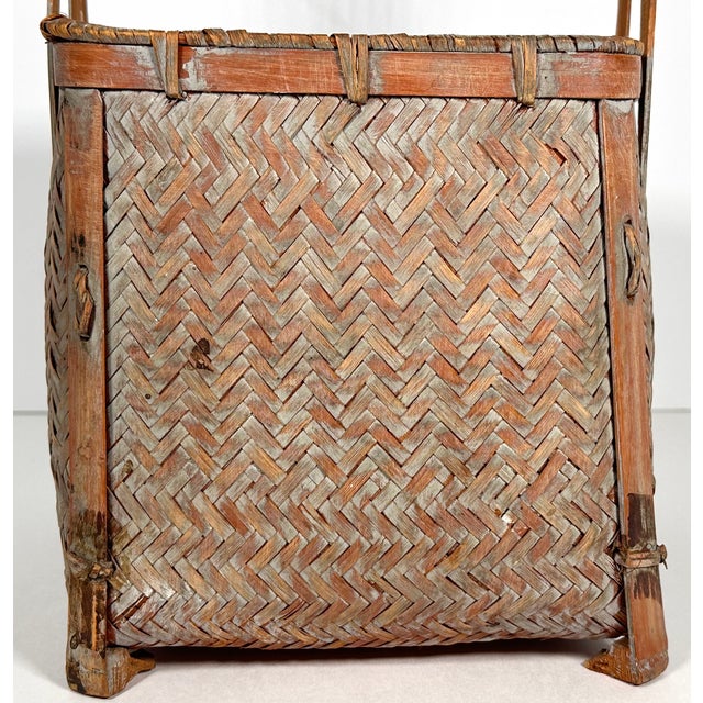 Japanese 1930s Japanese Ikebana Hanakago Woven Bamboo Flower Basket For Sale - Image 3 of 14