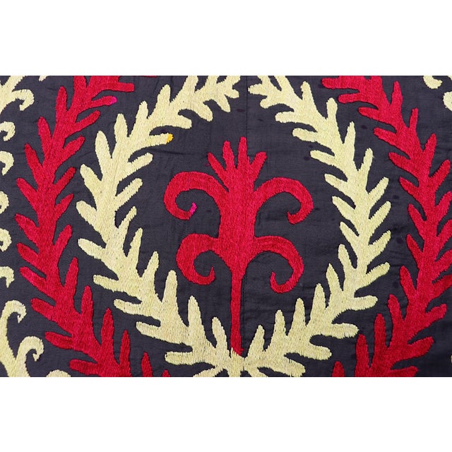 Vintage Hand-Embroidered Suzani Wall Hanging, Uzbekistan, 1920s For Sale - Image 13 of 18