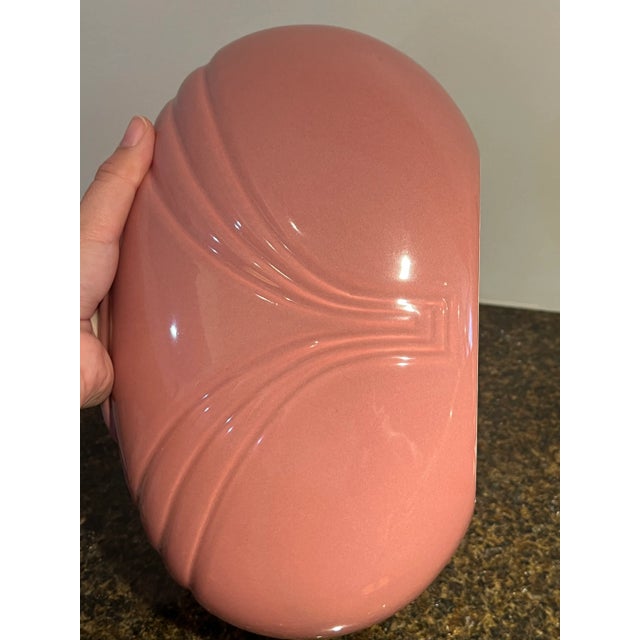Art Deco Style Mauve Pink Vase, made in Taiwan. MAde in the 1980s.