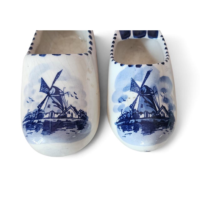 1950s Misc Collection of 5 Vintage Blue & White Delft Pottery Shoe Ashtrays For Sale - Image 5 of 9