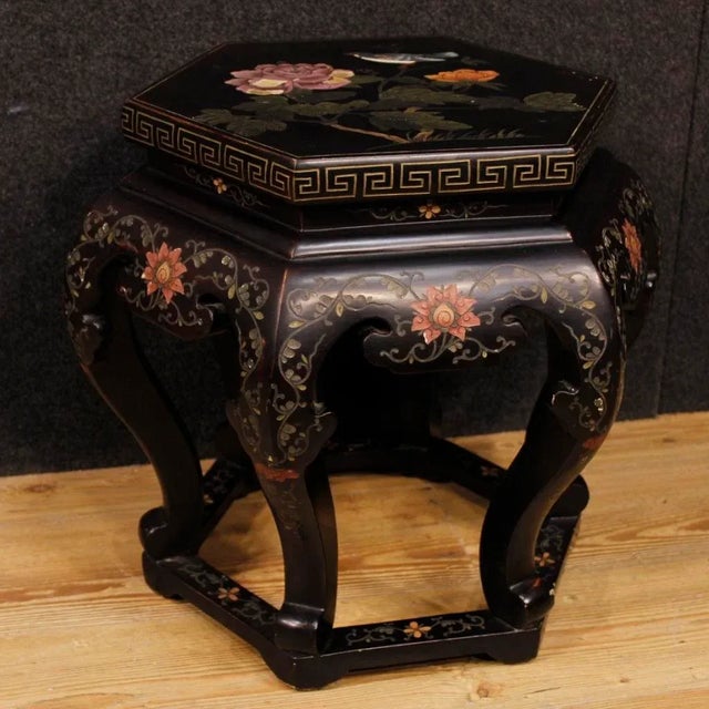 French side table from 20th century. Sculpted, chiselled, lacquered and painted chinoiserie wooden hexagonal furniture....