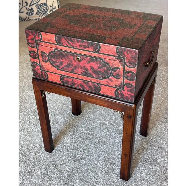 Traditional Theodore Alexander Georgian Style Decoupaged Mahogany Cellarette Box on Stand For Sale - Image 3 of 11